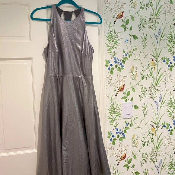 Dresses & Skirts - Halston - silver dress 🌟💎